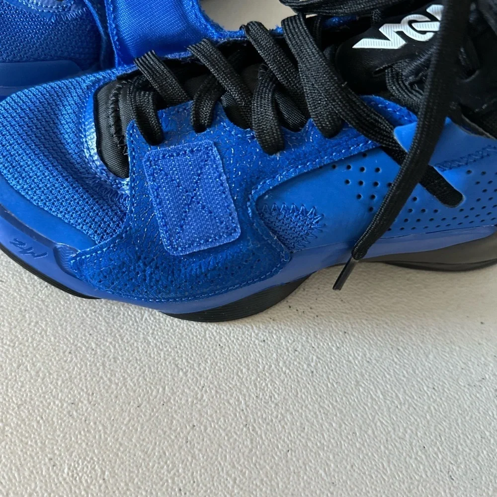 Nike Kid's Jordan Zion 2 (GS) Basketball Shoe, Hyper Royal/Blue - Picture 3 of 8
